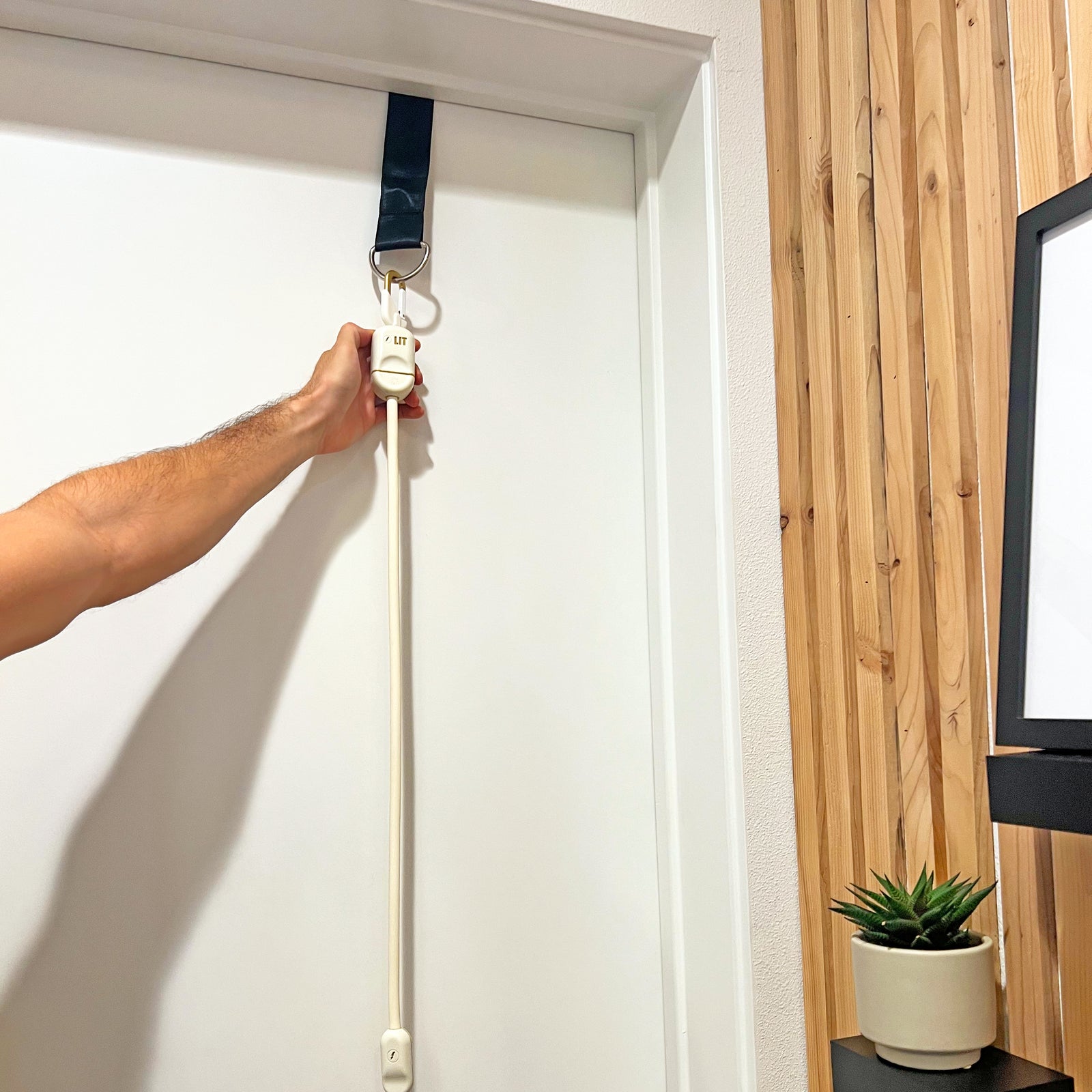 Door anchor for smart resistance bands