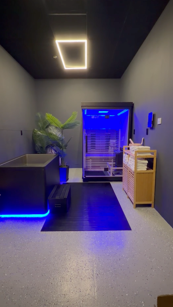 No Staff Contrast Suite